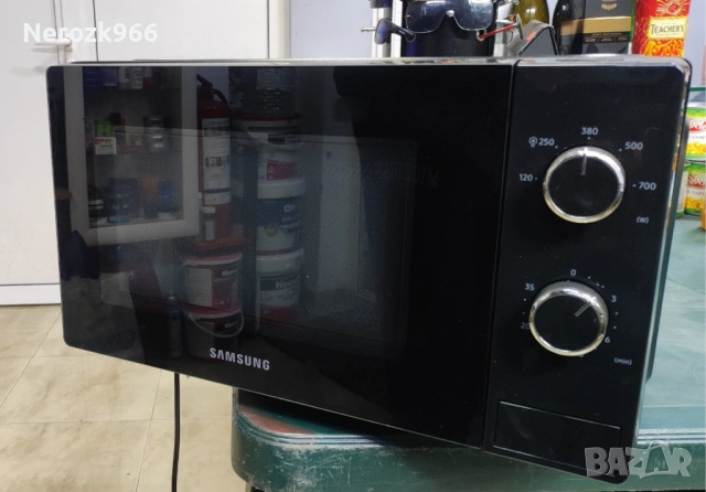 Микровълнова фурна SAMSUNG MS20A3010AL 700W, 20L