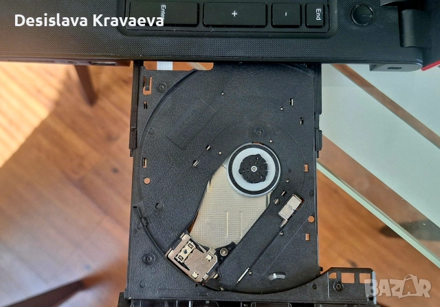 Лаптоп DELL Inspiron 15-15.6'', снимка 4 - Лаптопи за дома - 55035078
