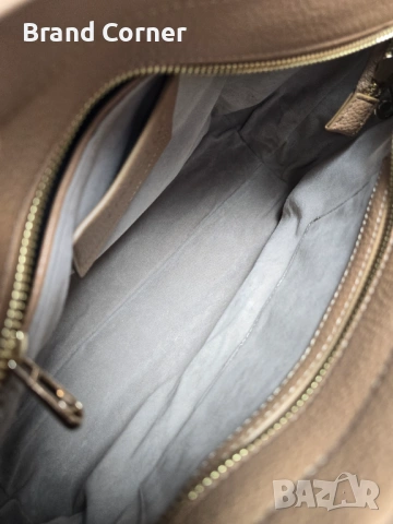 Нова дамска чанта Trussardi Jeans в цвят camel с дълга дръжка и ключодържател, снимка 5 - Чанти - 54420052