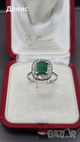 Златен пръстен 18K (750) с естествен изумруд и диаманти | 4.24 гр | Emerald Halo Ring
