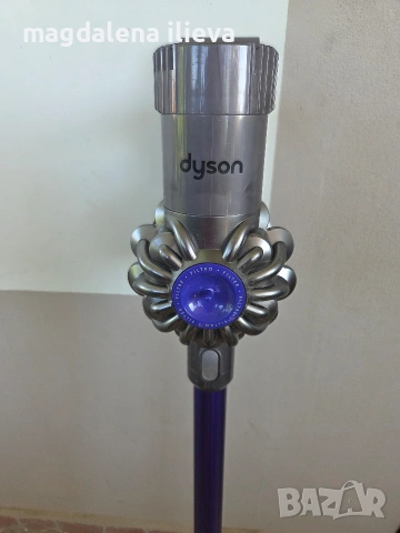 Безжична прахосмукачка Dyson, снимка 2 - Прахосмукачки - 54542798
