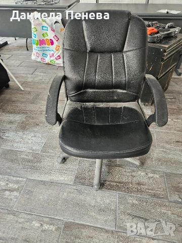 продавам офис стол