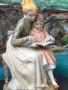 Фигурка на майка четяща книга на малко момиченце , снимка 3