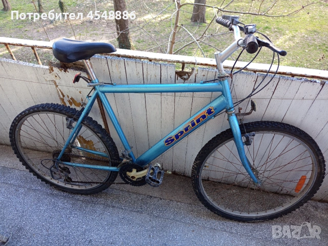 Продавам велосипед в недобро състояние, за ремонт, 26 цола. Става за каране.