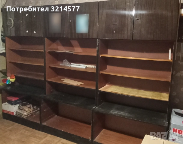Продавам библиотеки и гардероби