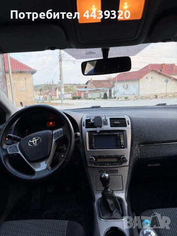 Продавам Toyota Avensis 2011г 2 D4D 126кс В отлично състояние с 4 чисто нови дюзи , снимка 4 - Автомобили и джипове - 54028272
