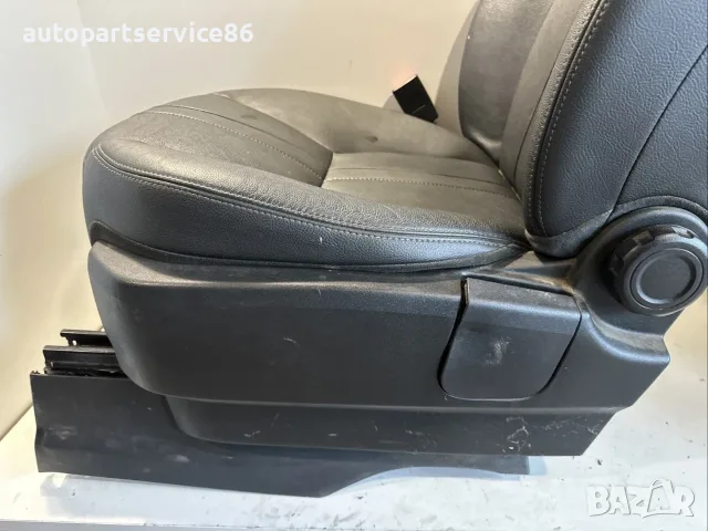 Предна лява седалка, черна кожа, #1 за Land Rover Discovery 4 3.0 TDV6 2010–2016, снимка 9 - Части - 55463689