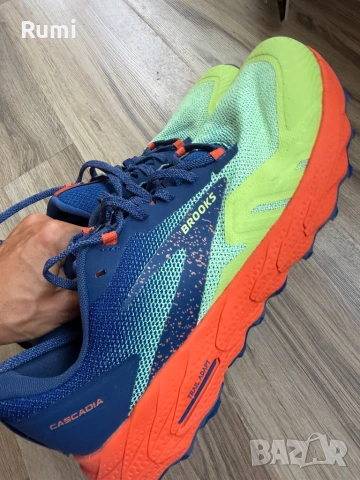 Оригинални маратонки Brooks Cascadia 17! 47,5 н, снимка 8 - Маратонки - 54742459