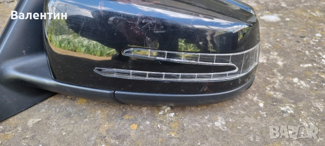 Продавам ляво огледало Mercedes w 204