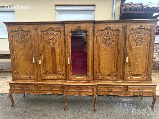 Голяма ретро холна секция с витрина