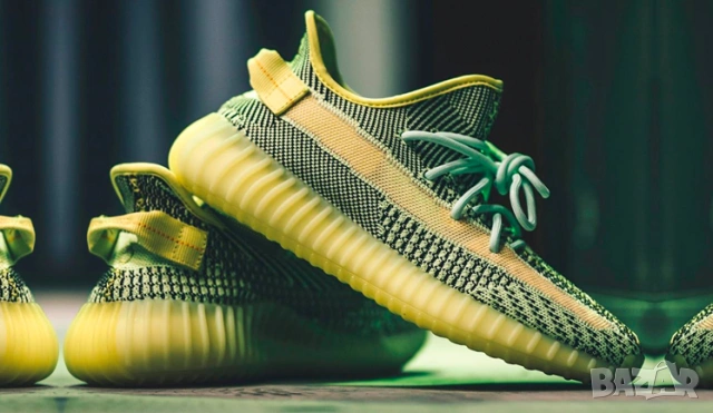 adidas Yeezy Boost 350 V2 „Yeezreel“  номер 43 1/3 оригинални маратонки , снимка 3 - Маратонки - 54259785