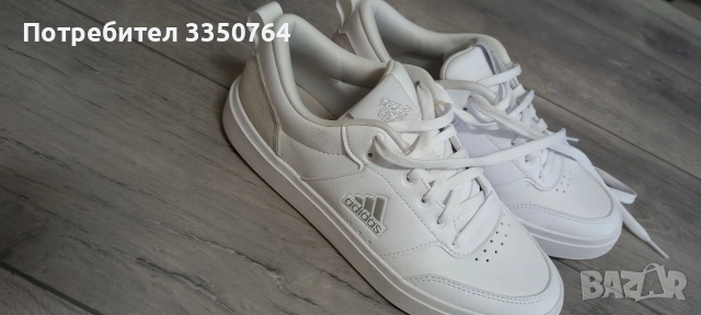 Маратонки Adidas 