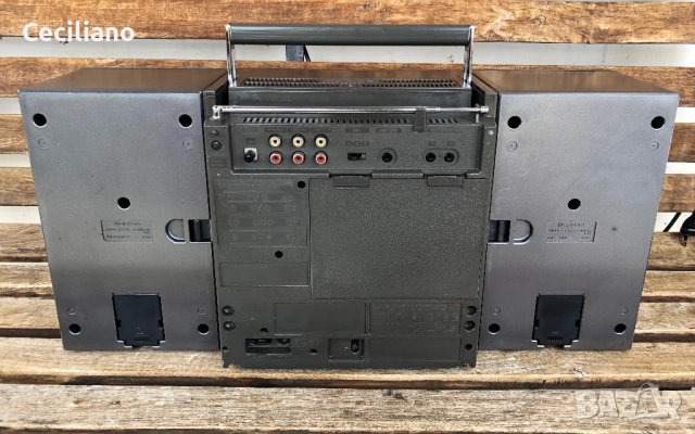 Радиокасетофон HITACHI TRK-9100W -(Japan), снимка 8 - Радиокасетофони, транзистори - 54527353