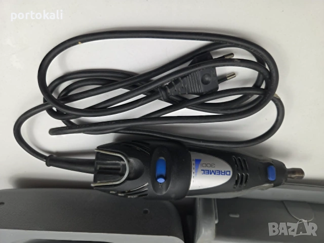 Мултишлайф шлайф инструмент Dremel 300 + куфар, снимка 3 - Куфари с инструменти - 55263611