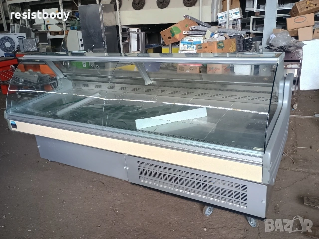 Щандова хладилна витрина 250см, снимка 5 - Витрини - 54130332