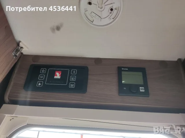 Продавам каравана Lunar Venus в много добро състояние , снимка 12 - Каравани и кемпери - 55444891
