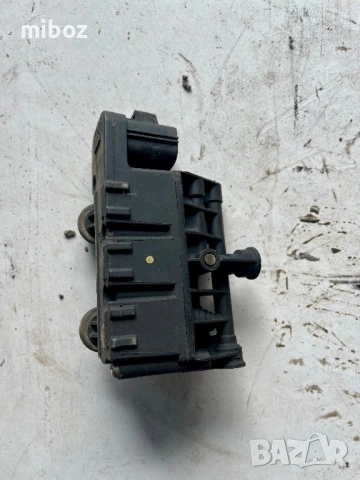 Клапан въздушно окачване Рейндж Роувър Range Land Rover Sport L320, снимка 4 - Части - 53864565