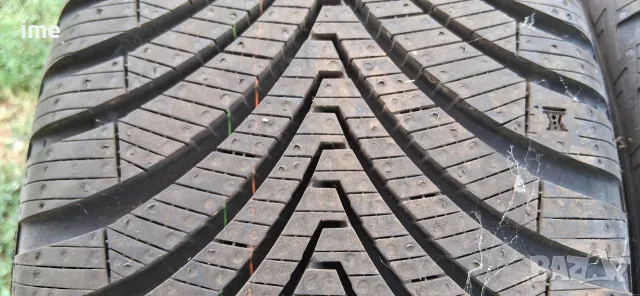 2бр всесезонни гуми 215/45R17. Kumho Solus. DOT 1025. 8 мм дълбочина на шарката. Като нови...., снимка 7 - Гуми и джанти - 55318024