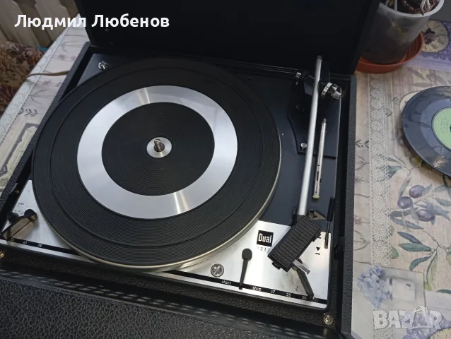 Ретро грамофон Dual P 54 с вграден усилвател и говорител, снимка 8 - Грамофони - 55416477