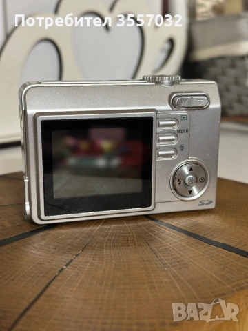 Ретро дигитален фотоапарат Konica Minolta DiMAGE E500 (CCD камера) Работещ !!! , снимка 4 - Фотоапарати - 54672156