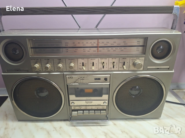 Стар радиокасетофон 
