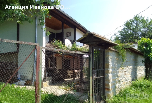 Две къщи в един парцел, снимка 3 - Къщи - 53826804