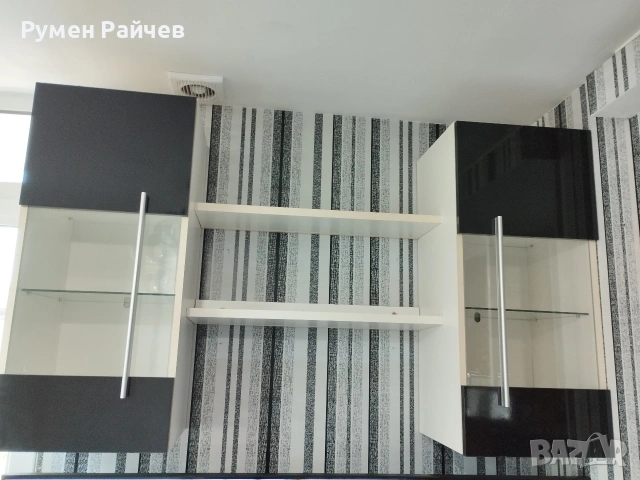 Тв секция със стъклени вратички, снимка 3 - Секции и витрини - 55129249