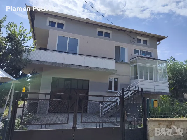 Продава се триетажна къща  с гараж 300 кв. м. в гр Бяла в съседство с гр. Обзор  , снимка 17 - Къщи - 55511188