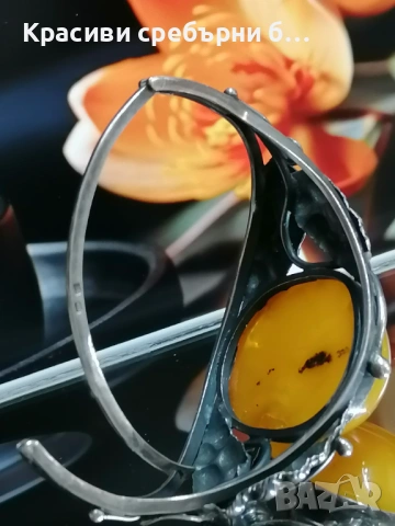 Твърда сребърна гривна с балтийски кехлибар , снимка 4 - Гривни - 54359657