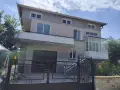 Продава се триетажна къща  с гараж 300 кв. м. в гр Бяла в съседство с гр. Обзор  , снимка 17