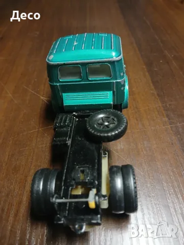 МАЗ метален руски камион 1/43, снимка 3 - Колекции - 55670471