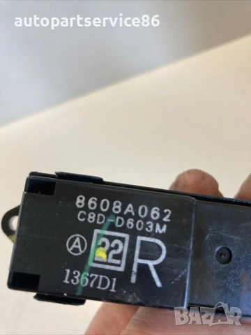 Превключвател за стъклоповдигач за Citroen C-Crosser 2.2 Hdi (2009) 8608A062, снимка 2 - Части - 54521619