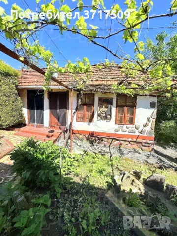 Продавам къща с двор, снимка 3 - Къщи - 54018461