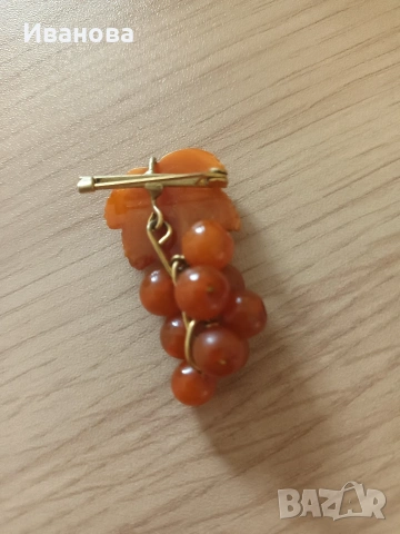 Красива руска брошка от балтийски кехлибар, снимка 4 - Колиета, медальони, синджири - 54078560