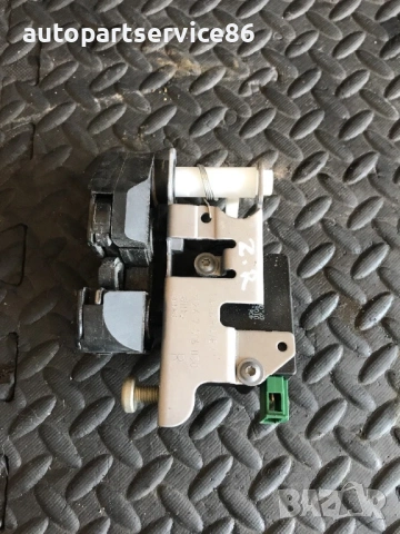 Долен десен заключващ механизъм на багажник за Land Rover Discovery IV (2011) 51247016050