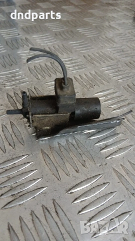 Вакуум клапан Mitsubishi Pajero 1994 MB813346