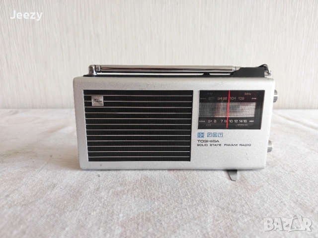 Ретро транзисторно радио Toshiba IC-70 