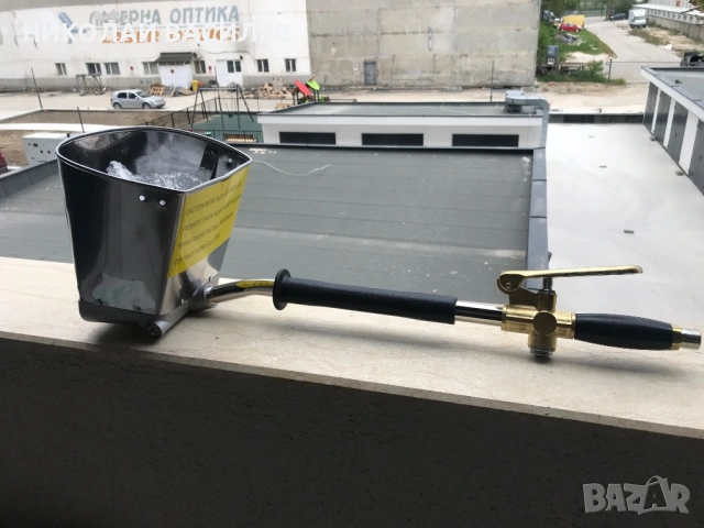 Пистолет за мазилка / шприц с 4 дюзи  / пневматичен / Макс 6 / 8 атмосфери / налягане .