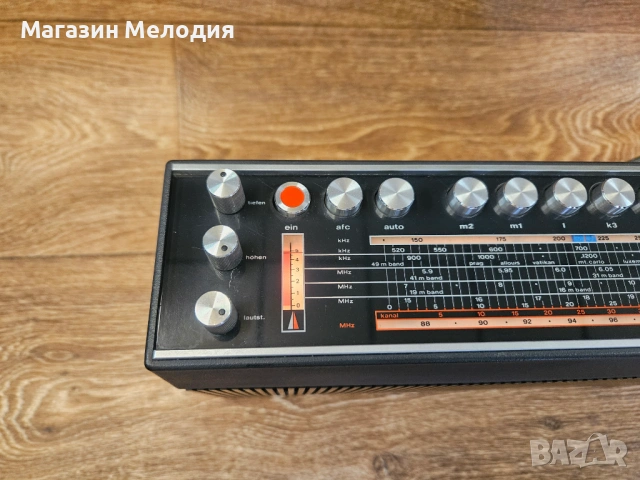 Ретро Telefunken Bajazzo Universal 201 – Легенда от златната ера на транзисторите, снимка 5 - Радиокасетофони, транзистори - 54565889