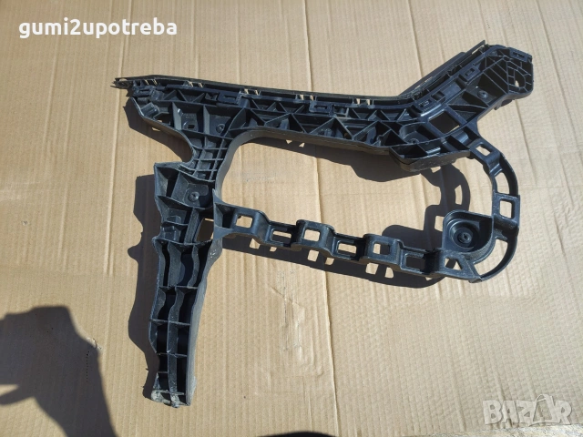 Основа Държач Ляво Задна Броня 3G0807393 Volkswagen Passat B9 1.5 eTSI 150кс 2024г Бензин, снимка 2 - Части - 54960381
