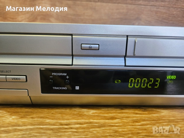 Видео и двд в едно. Sony SLV-D920E – Всичко в едно: Прецизно DVD качество и перфектен 4-глав VHS зву, снимка 7 - Плейъри, домашно кино, прожектори - 54561021