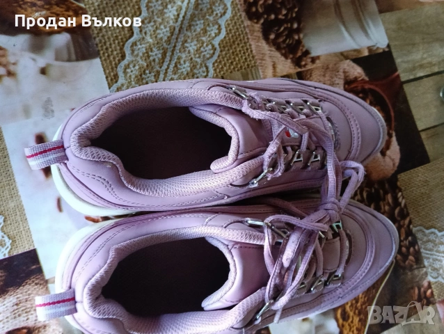 Дамски маратонки FILA номер 38