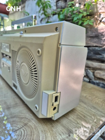 Радиокасетофон Sharp GF-575, снимка 8 - Радиокасетофони, транзистори - 55186005