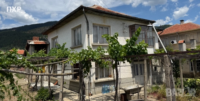 Продава се Къща на Два етажа в град Твърдица/обл.Сливен