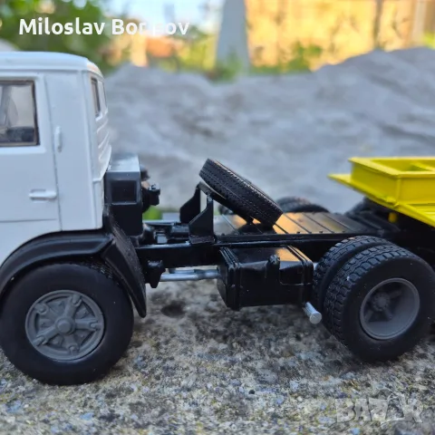 Камаз + ремарке ЧМЗАП в мащаб 1:43, снимка 6 - Колекции - 55512154