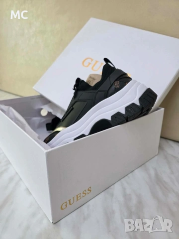 Маратонки на Guess , снимка 3 - Маратонки - 54458953