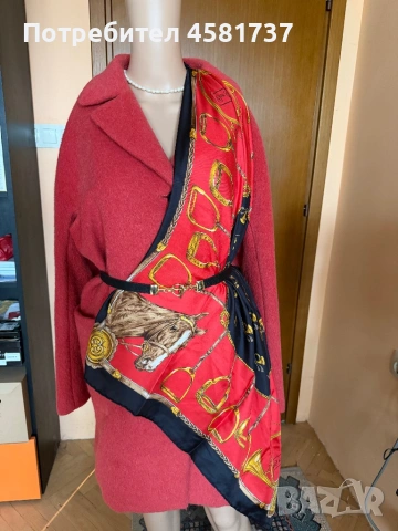 Копринен шал с десен коне