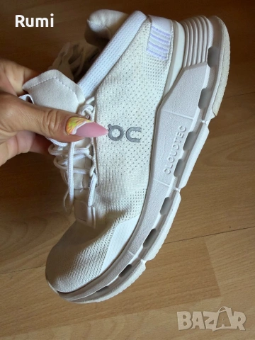 Оригинални маратонки ON Cloudnova Triple White ! 41 н, снимка 2 - Маратонки - 54724574
