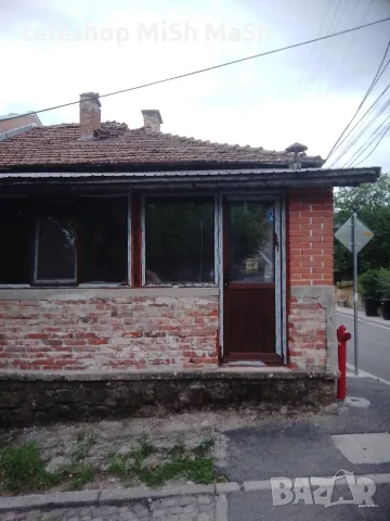 Продавам двуетажна масивна къща с двор от собственик, снимка 4 - Къщи - 55402613