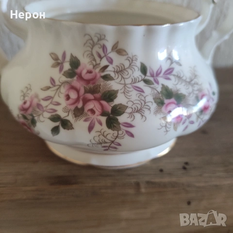 Порцеланова захарница, снимка 2 - Сервизи - 55191042